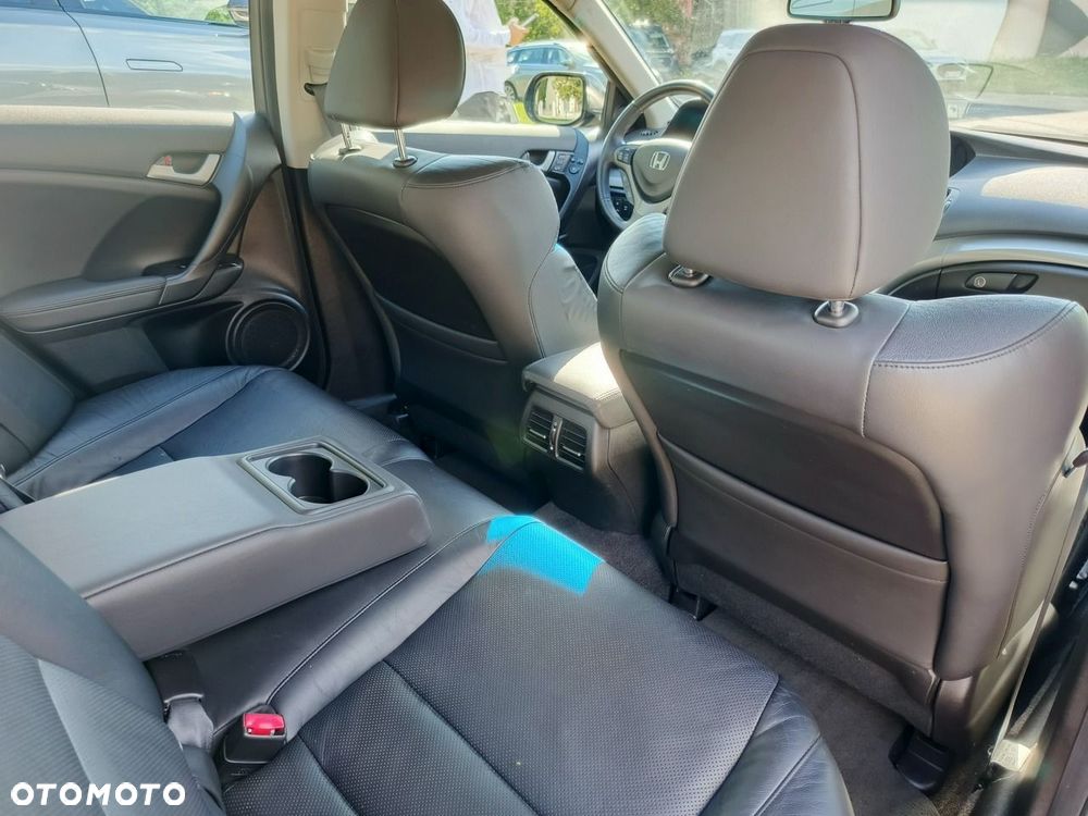 Honda Accord 2.2d Executive Nav - 16