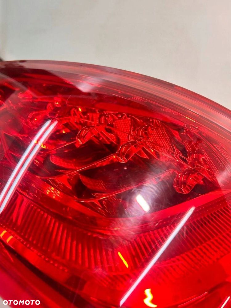 Audi Q7 4L 4L0 945 094 F Lampa tylna prawa led w klape - 4