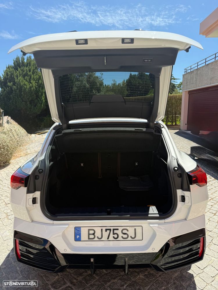 BMW iX2 eDrive20 Pack Desportivo M - 6