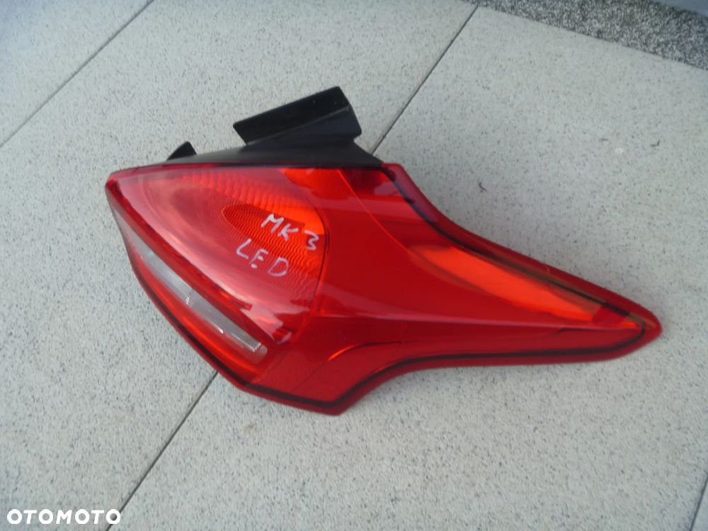 FORD FOCUS MK3 LIFT 2015 HB LAMPA TYLNA PRAWA LED F1EB-13404-B/C - 2
