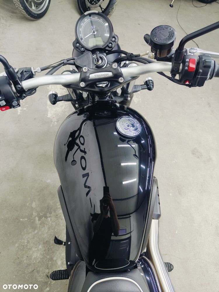 Triumph Street Scrambler - 15