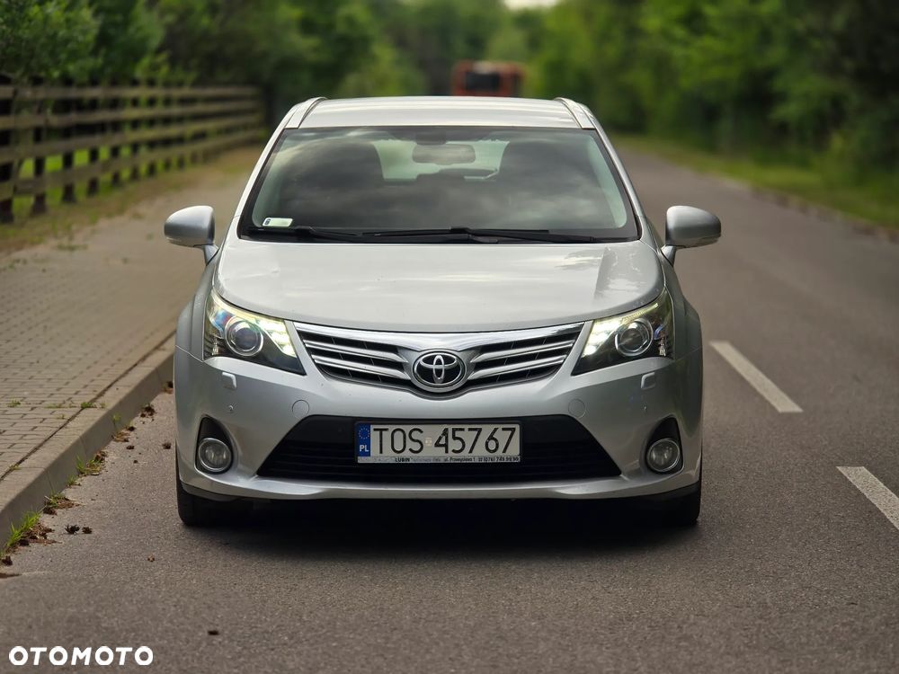 Toyota Avensis 2.0 D-4D Premium - 11