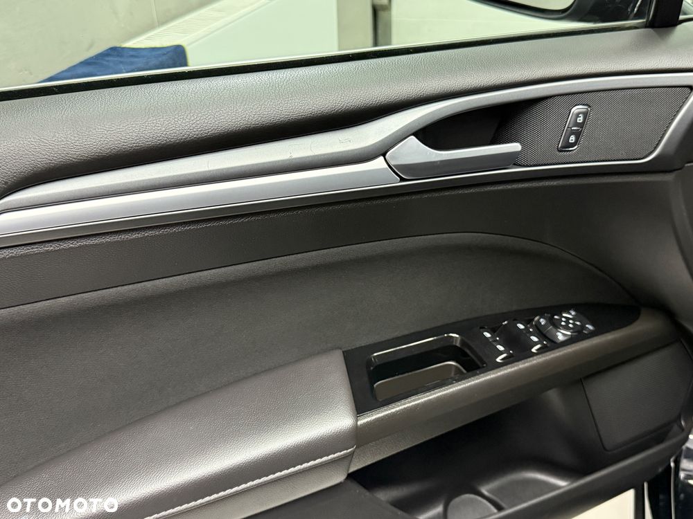 Ford Mondeo 2.0 TDCi Titanium PowerShift - 12