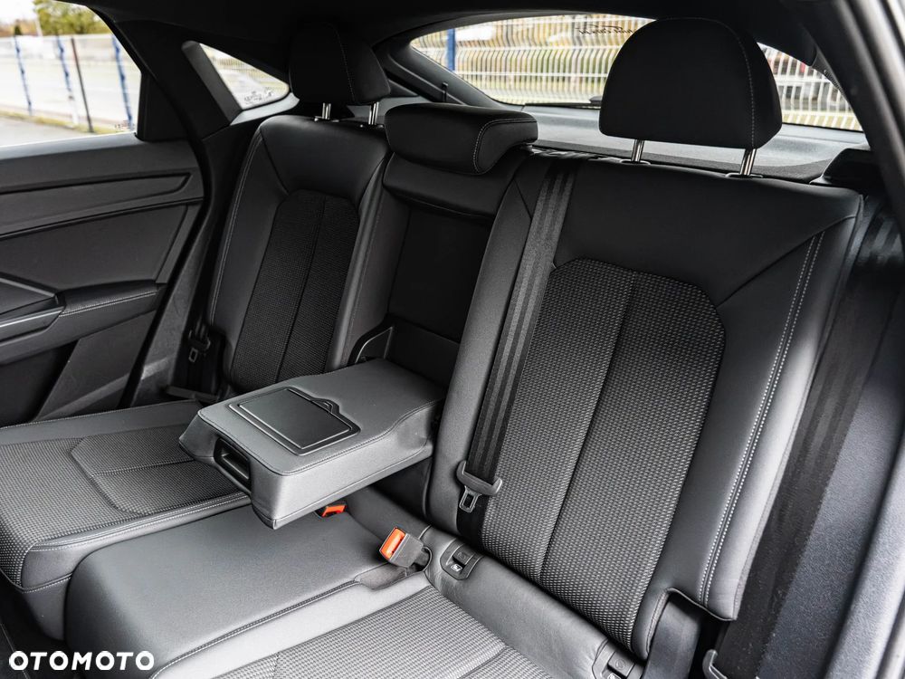Audi Q3 Sportback 35 TDI S tronic S line - 29