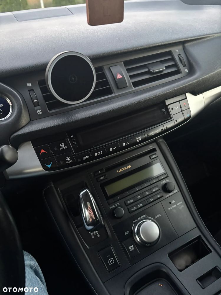 Lexus CT - 3