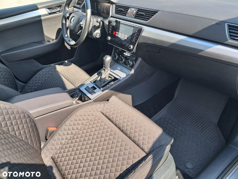 Skoda Superb 2.0 TDI SCR Ambition DSG - 26