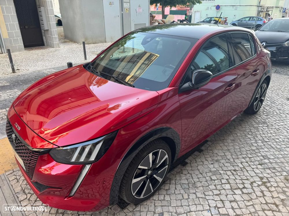 Peugeot 208 - 1