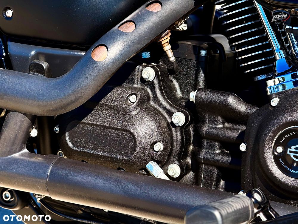 Harley-Davidson Softail Street Bob - 21