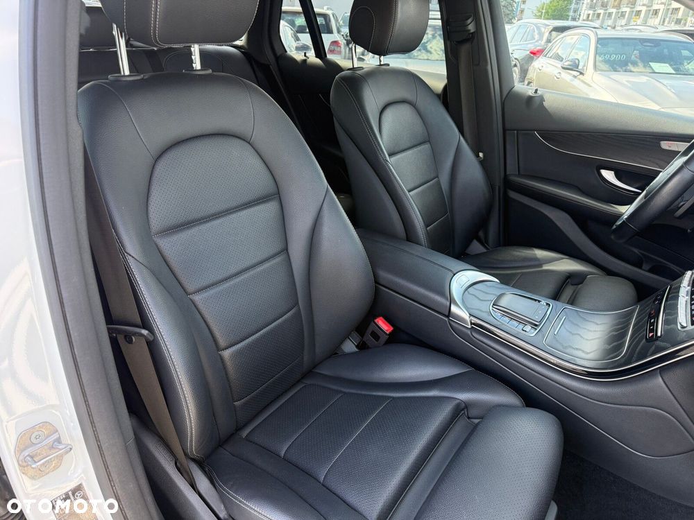 Mercedes-Benz GLC - 24