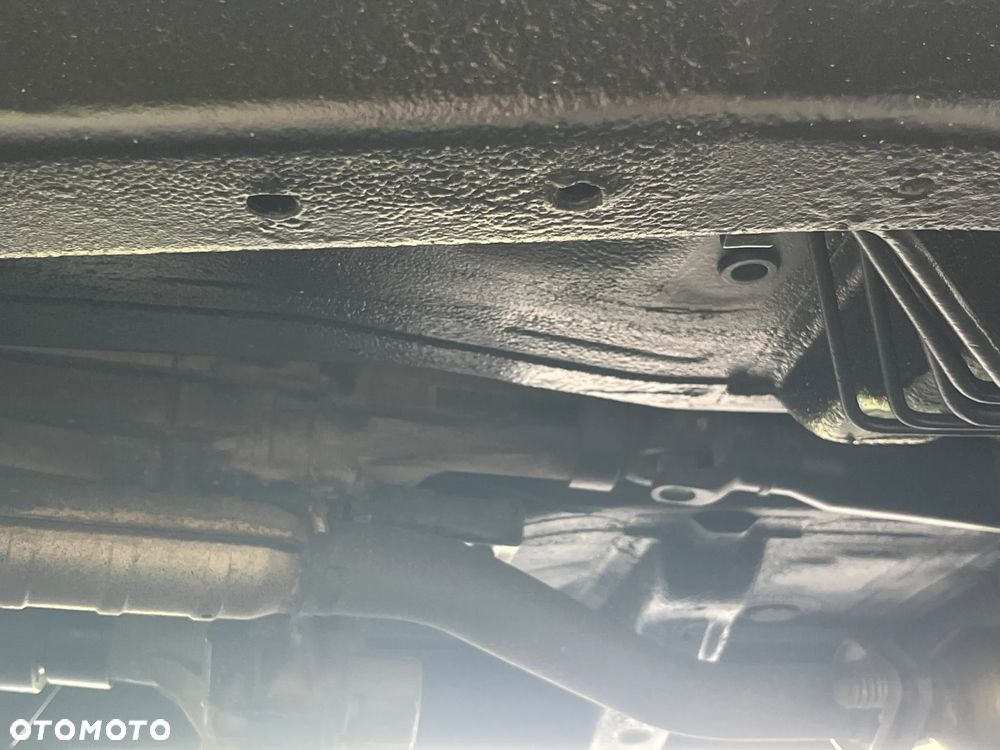 Suzuki Grand Vitara 2.0 - 17