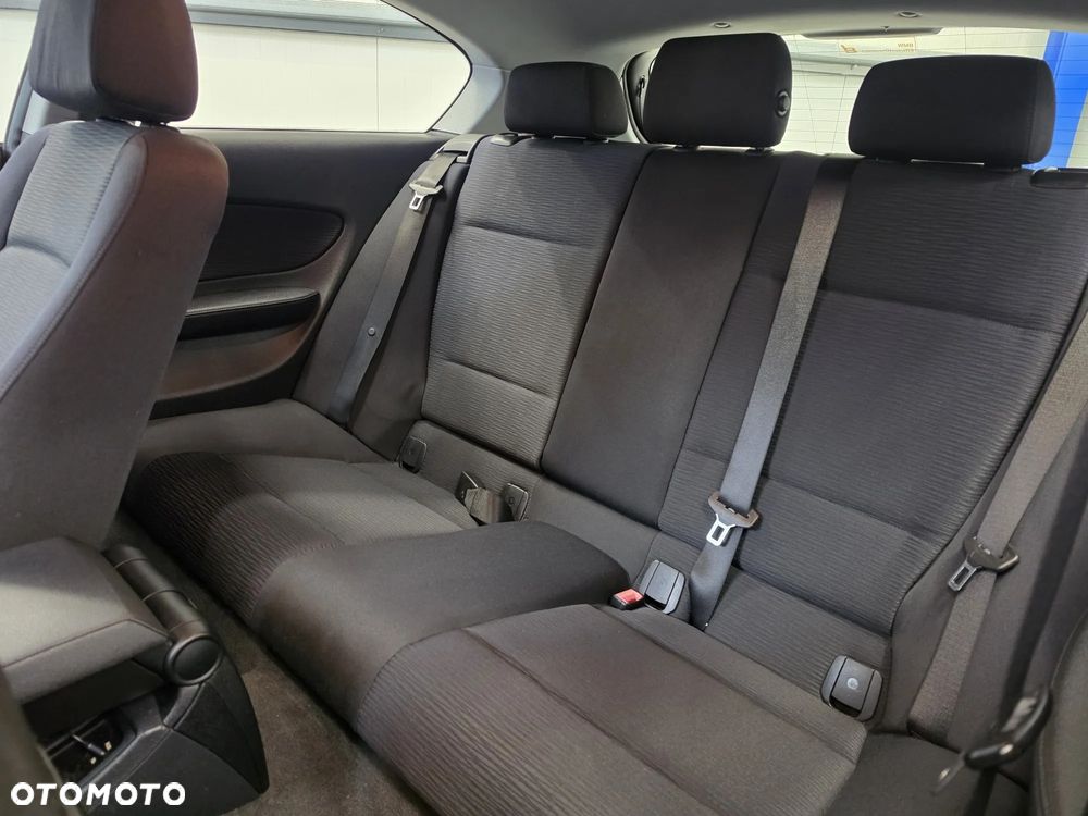 BMW Seria 1 118i - 25