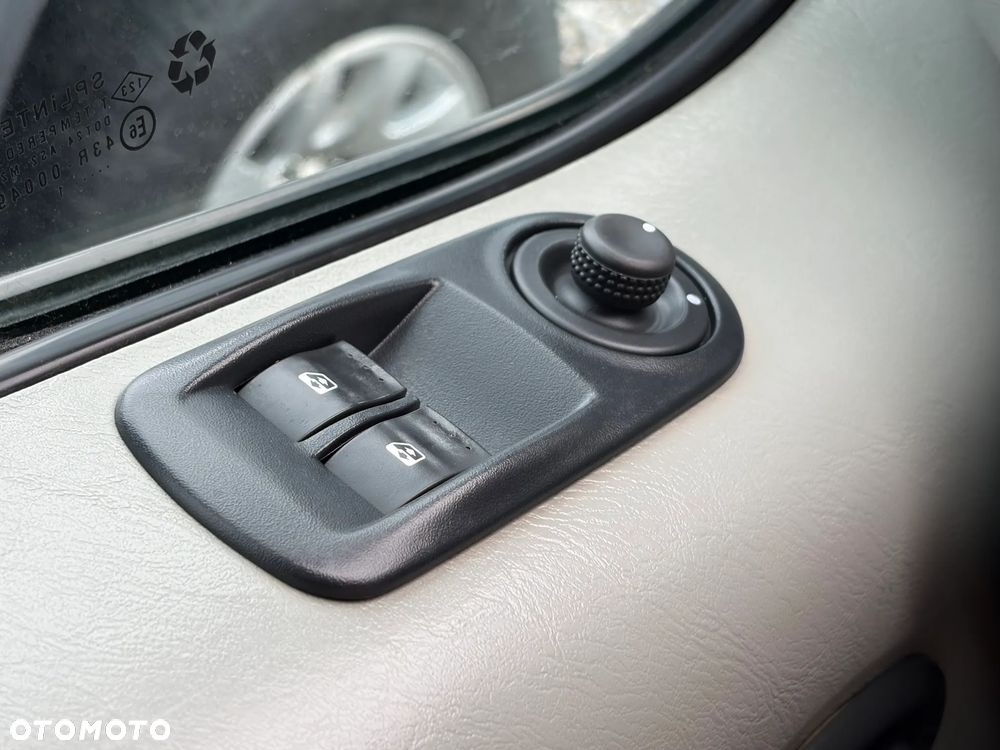 Opel Vivaro - 24