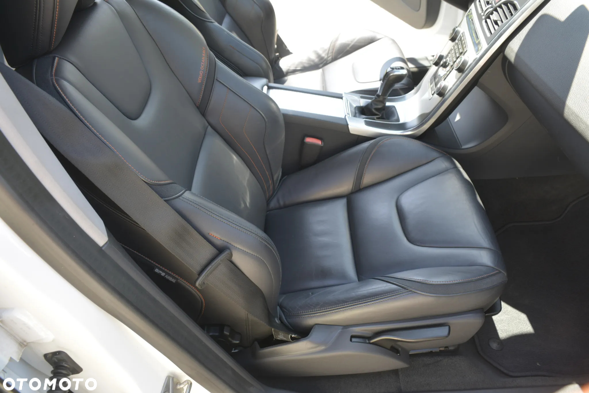 Volvo XC 60 D3 Drive-E Ocean Race - 16