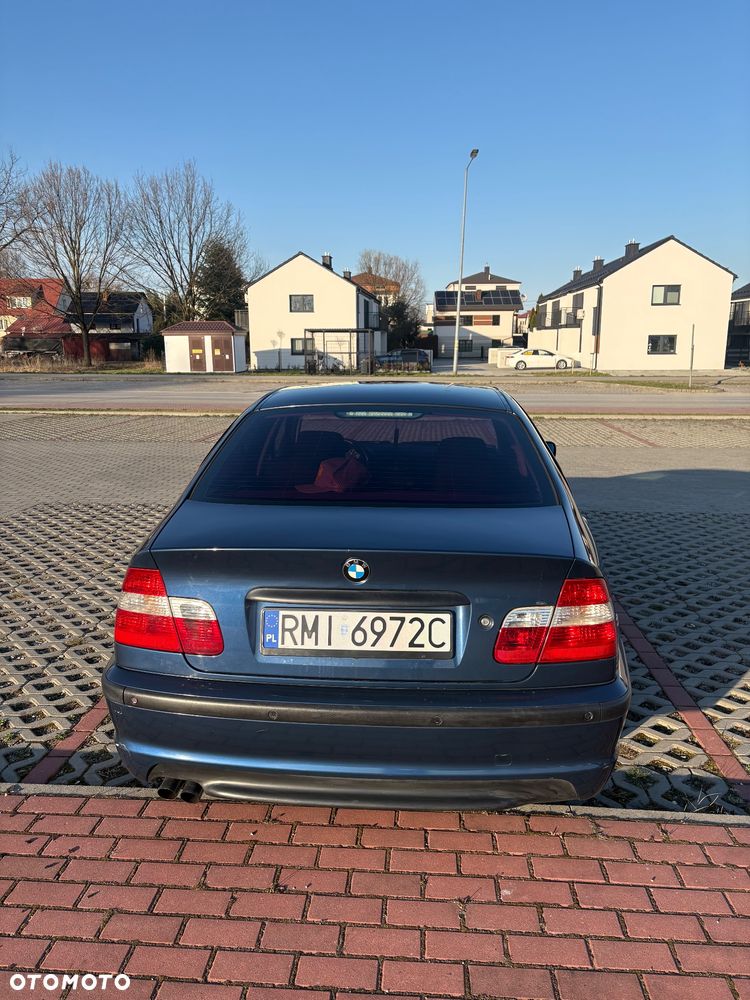 BMW Seria 3 320i - 4