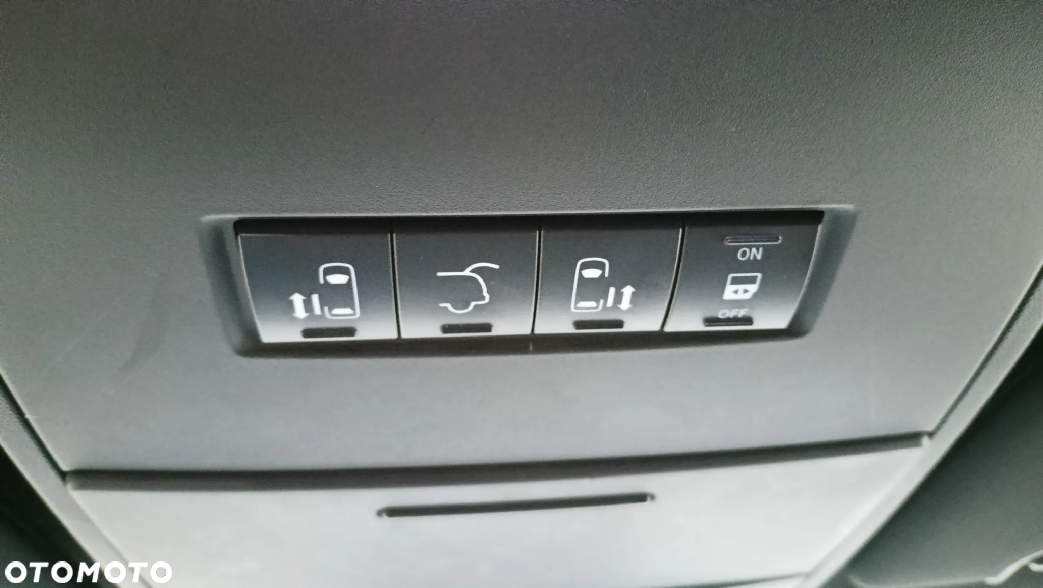 Dodge Grand Caravan - 22