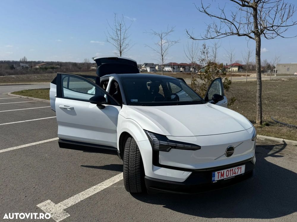 Volvo EX30 Single Motor RWD Plus - 1