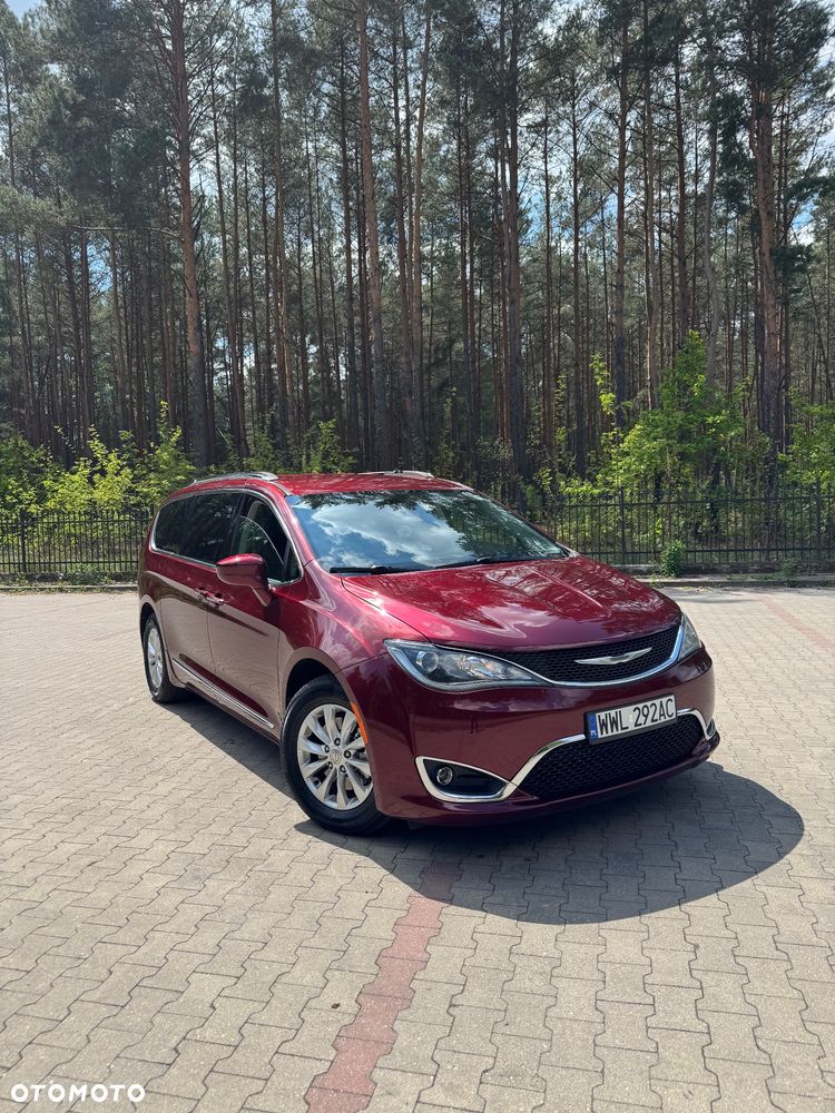 Chrysler Pacifica - 6