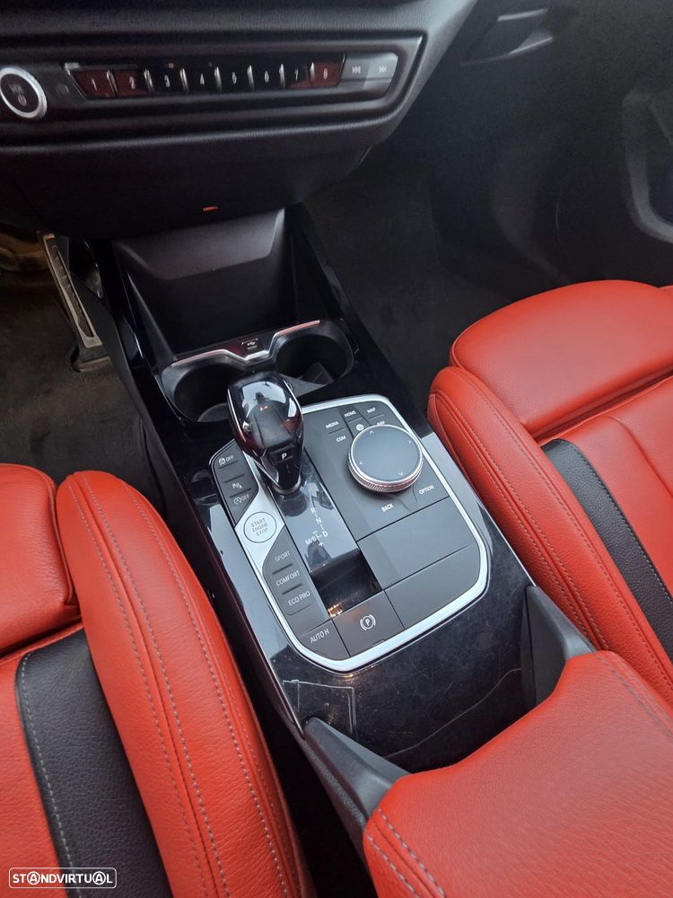 BMW 116 d Pack Desportivo M Auto - 8