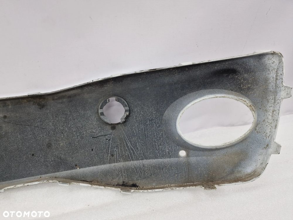 VW UP LIFT 16- BLENDA / LISTWA KRATKI ŚRODKOWEJ , NR AUKCJI KR159 - 14