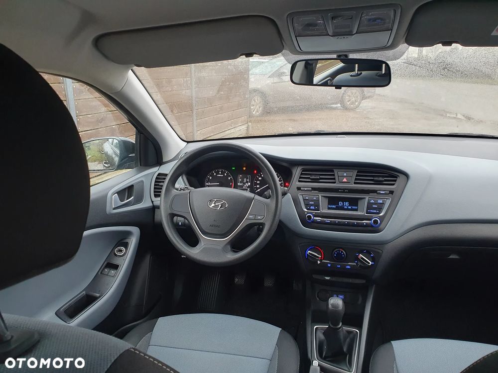 Hyundai i20 blue 1.2 Classic - 12