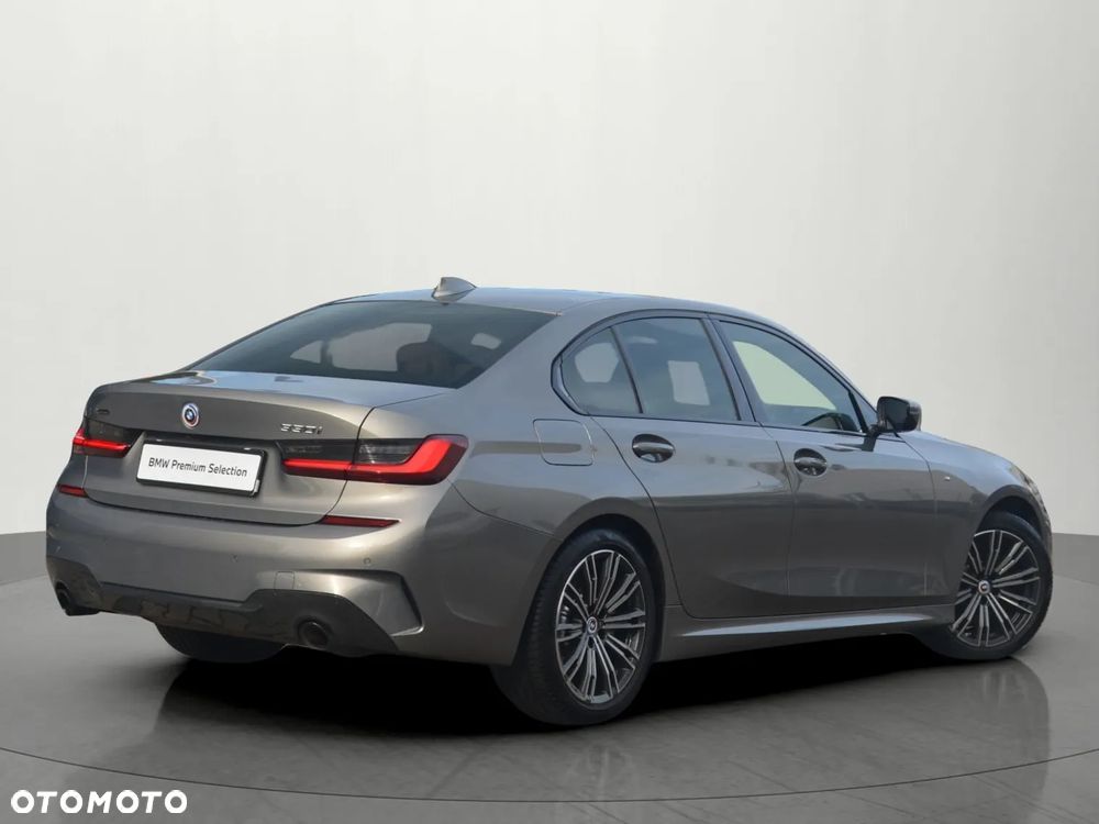 BMW Seria 3 330i xDrive M Sport sport - 3