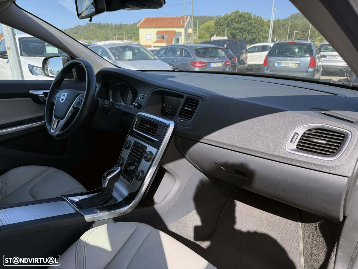 Volvo V60 2.0 D2 VOR Geartronic - 25