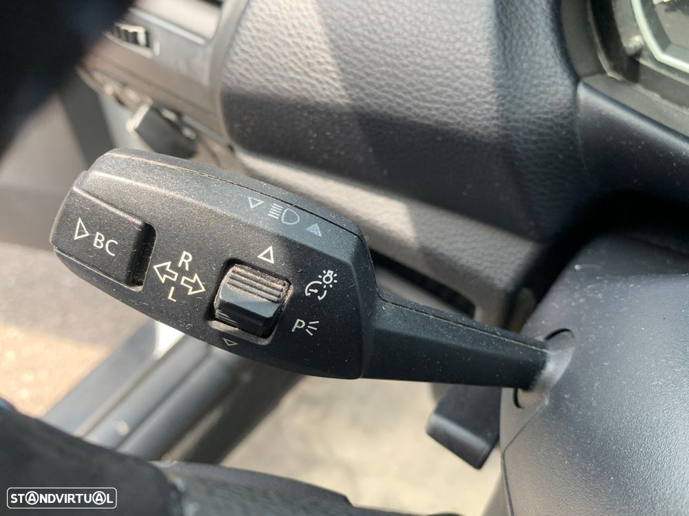 BMW 118 d Pack M - 36