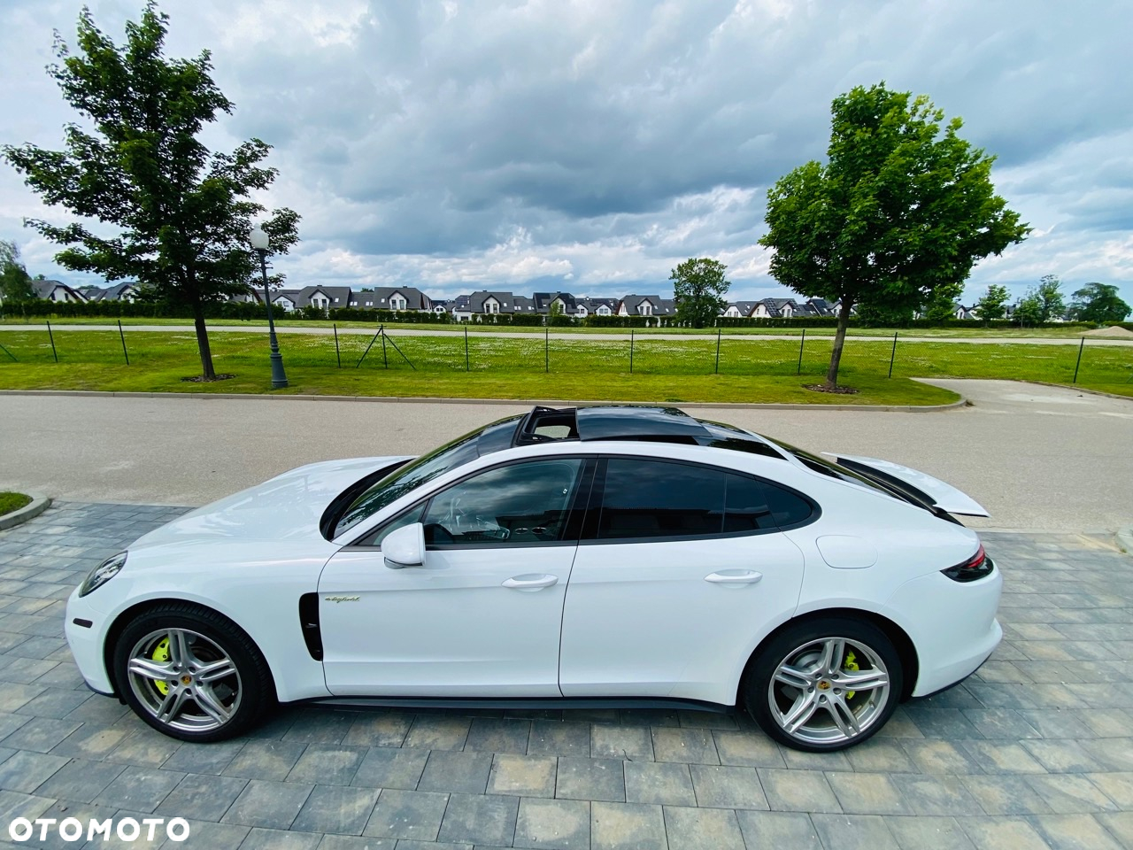 Porsche Panamera 4 E-Hybrid - 18