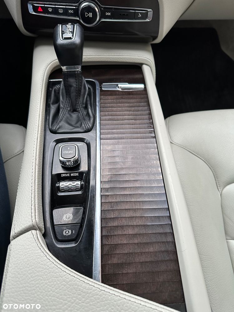 Volvo XC 90 T6 AWD Momentum 7os - 19