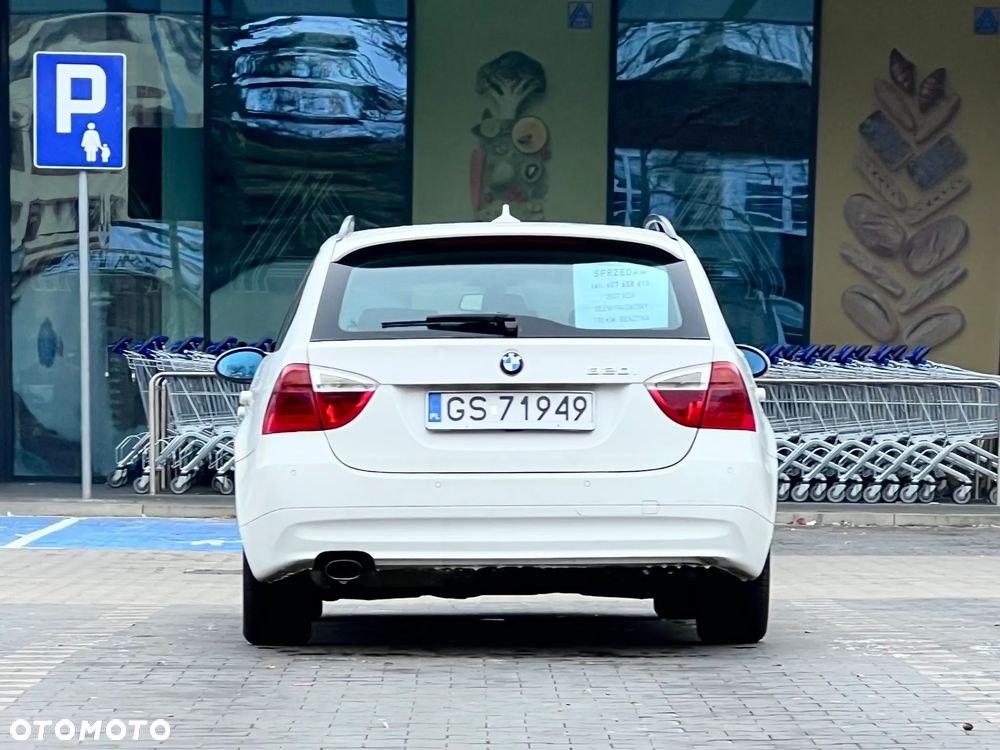 BMW Seria 3 320i - 7