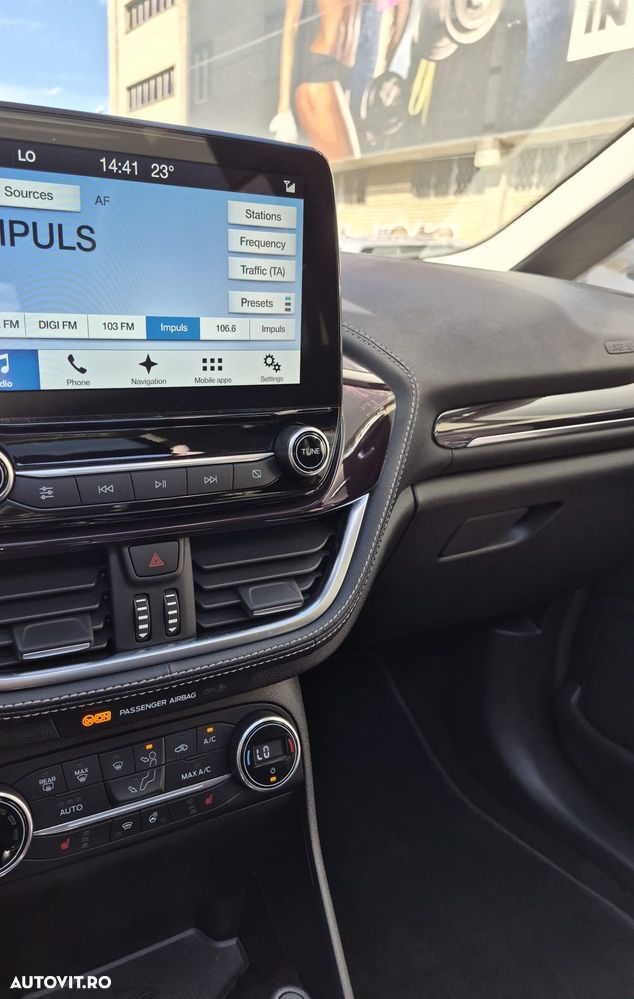 Ford Fiesta 1.5 TDCi Vignale - 12