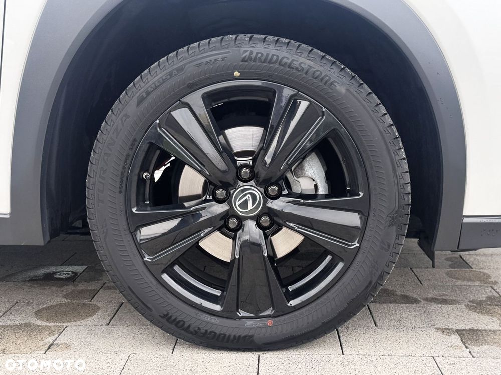 Lexus UX - 5