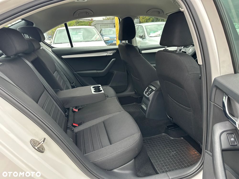 Skoda Octavia - 25