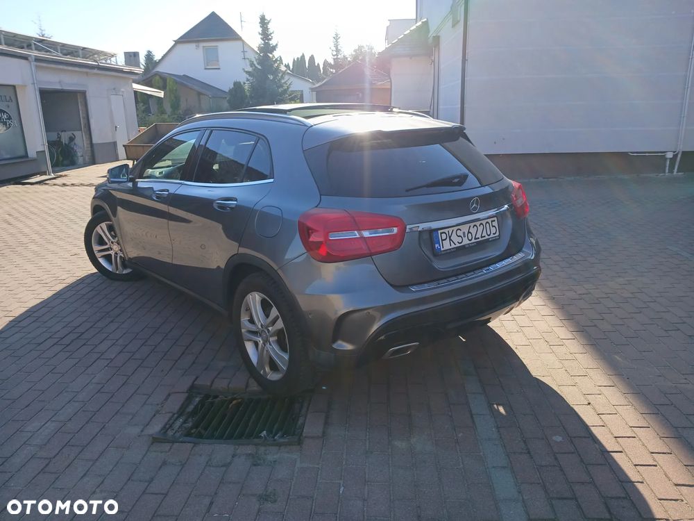 Mercedes-Benz GLA 220 d 4Matic 7G-DCT - 3