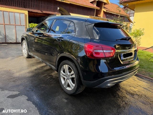 Mercedes-Benz GLA 220 CDI 4Matic 7G-DCT - 6