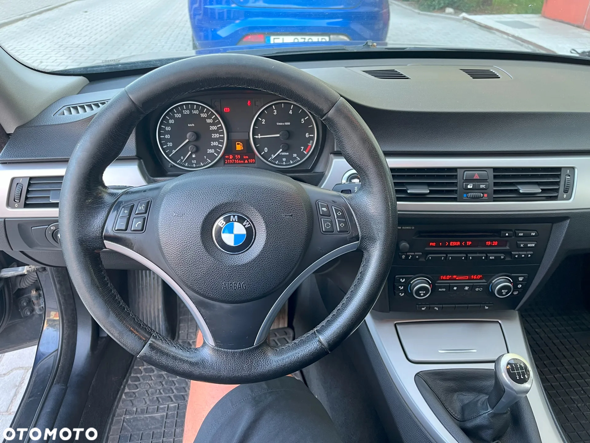 BMW Seria 3 320i - 5