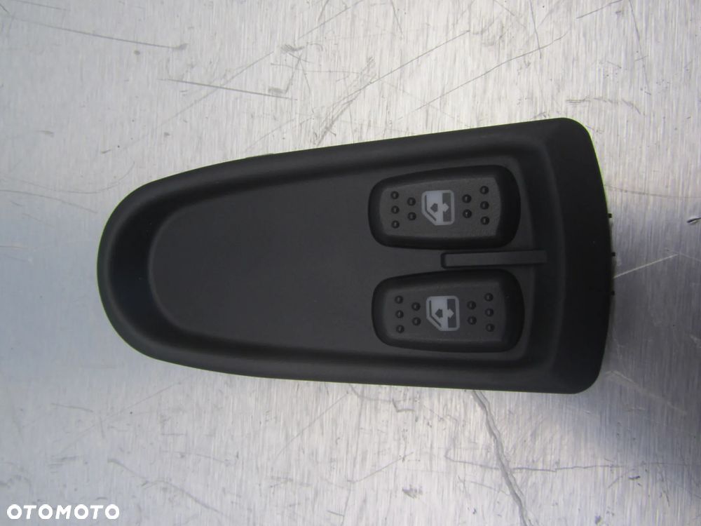 Iveco Daily 06-11 przełącznik szyb elektrycznych x3 - 1