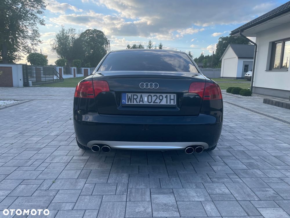 Audi A4 Limousine - 16