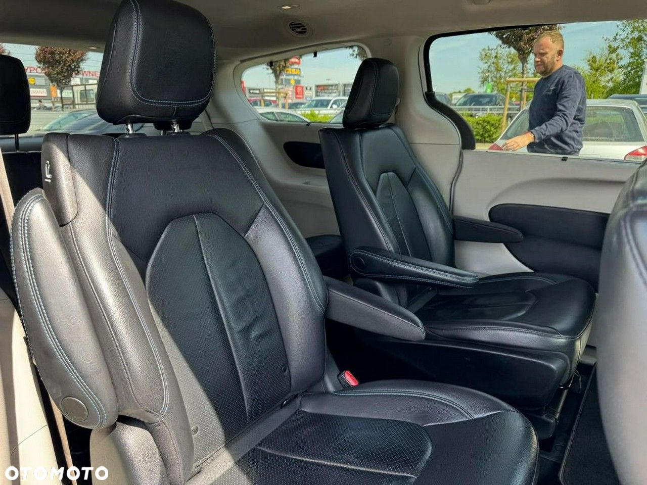 Chrysler Pacifica - 15