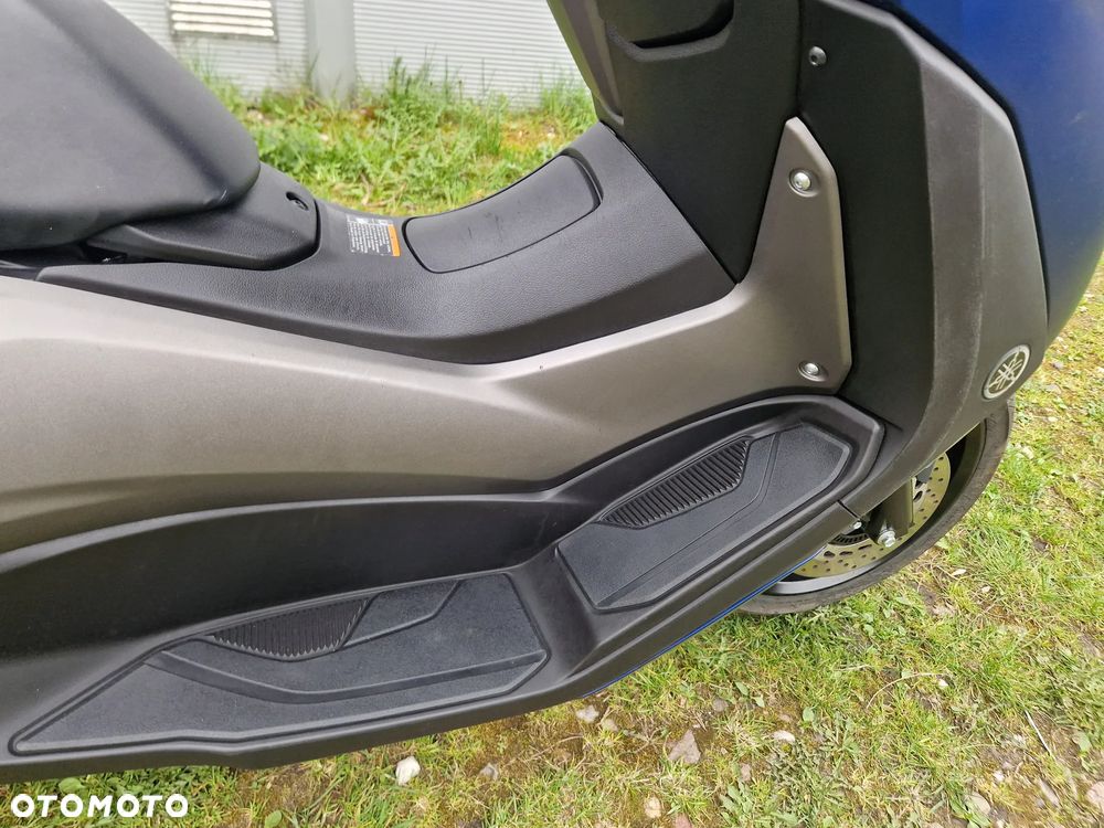 Yamaha NMAX - 16