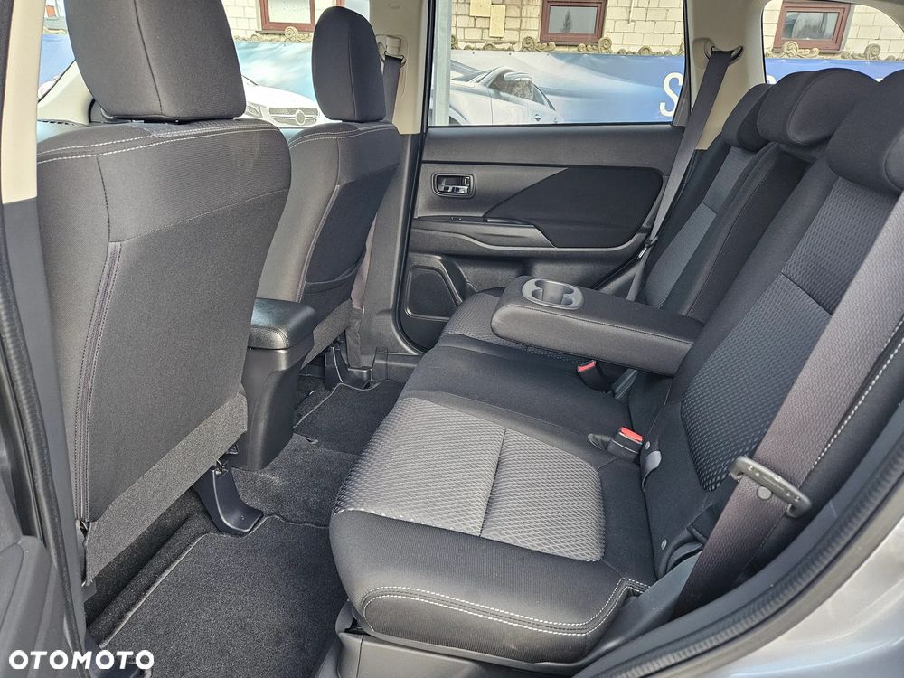 Mitsubishi Outlander 2.0 2WD Diamant - 19