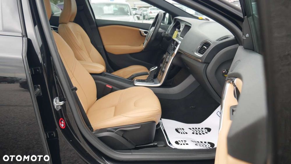 Volvo V40 Cross Country - 15