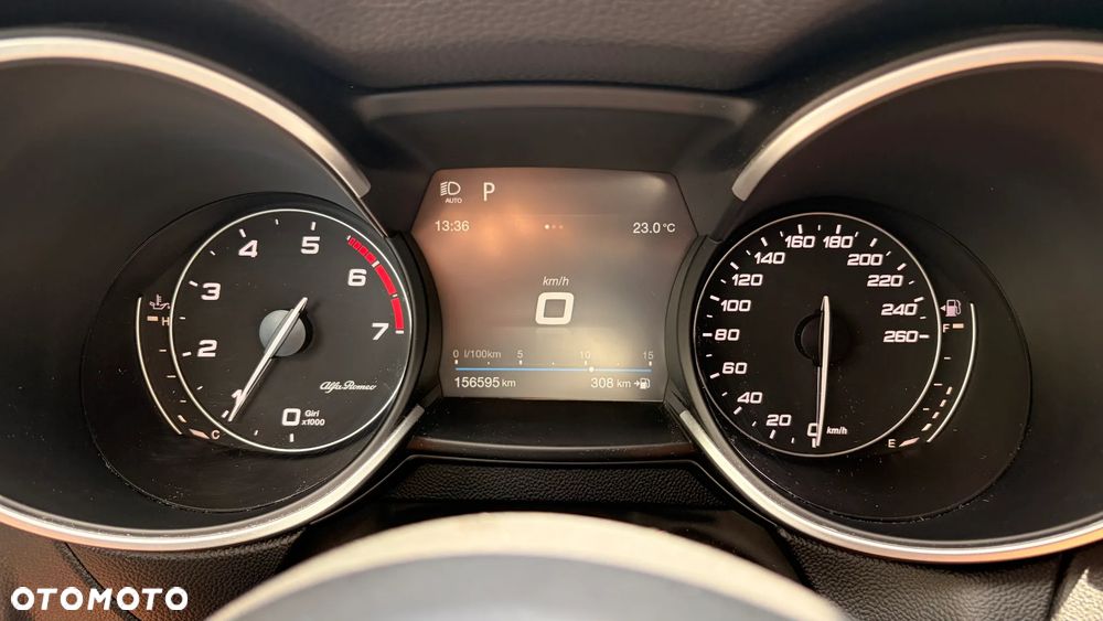 Alfa Romeo Stelvio 2.0 Turbo B-Tech Edition Q4 - 12
