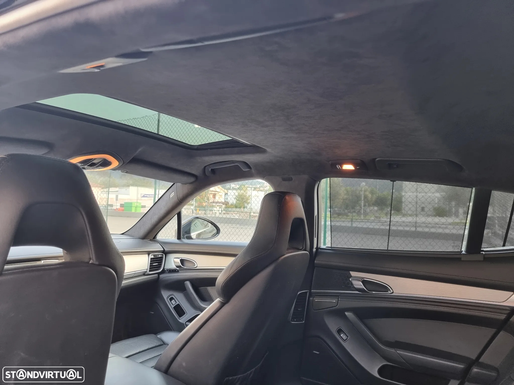 Porsche Panamera Turbo PDK - 22