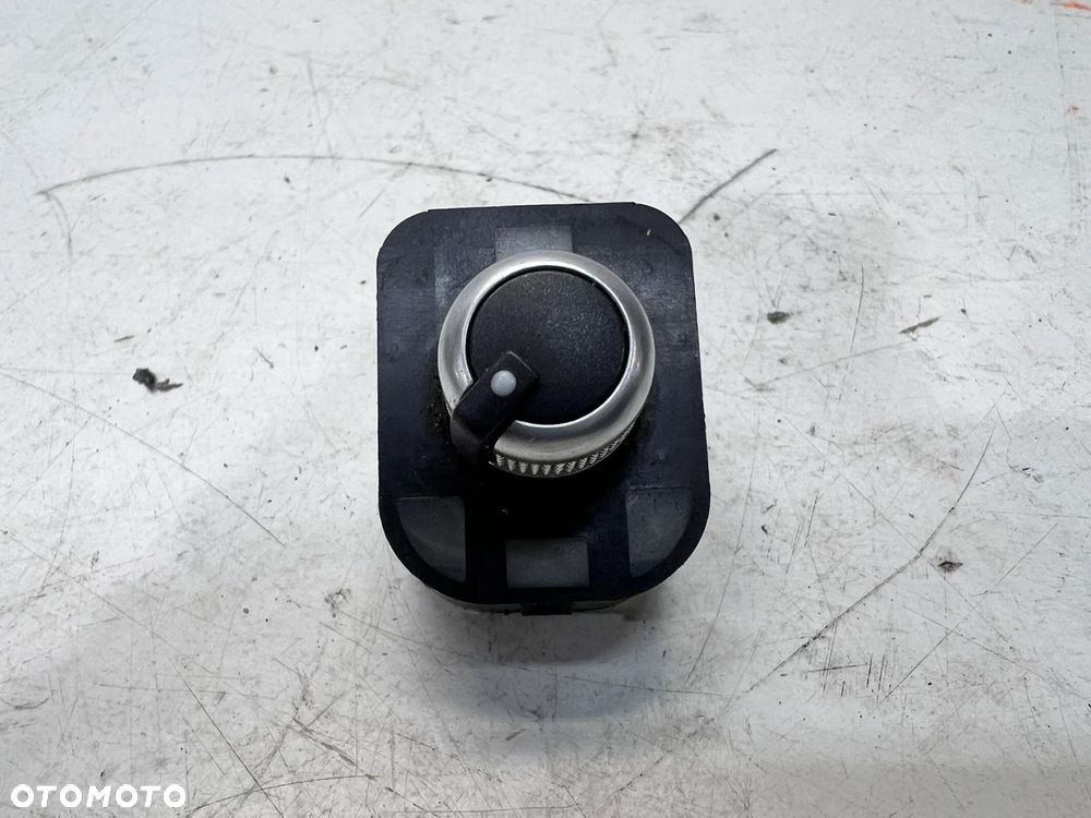 PRZEŁĄCZNIK WŁĄCZNIK SZYB AUDI A3 8V 8V0959851E KOMPLET 1/25 - 11