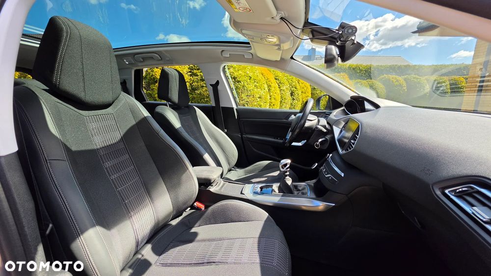 Peugeot 308 1.5 BlueHDi Allure S&S - 25