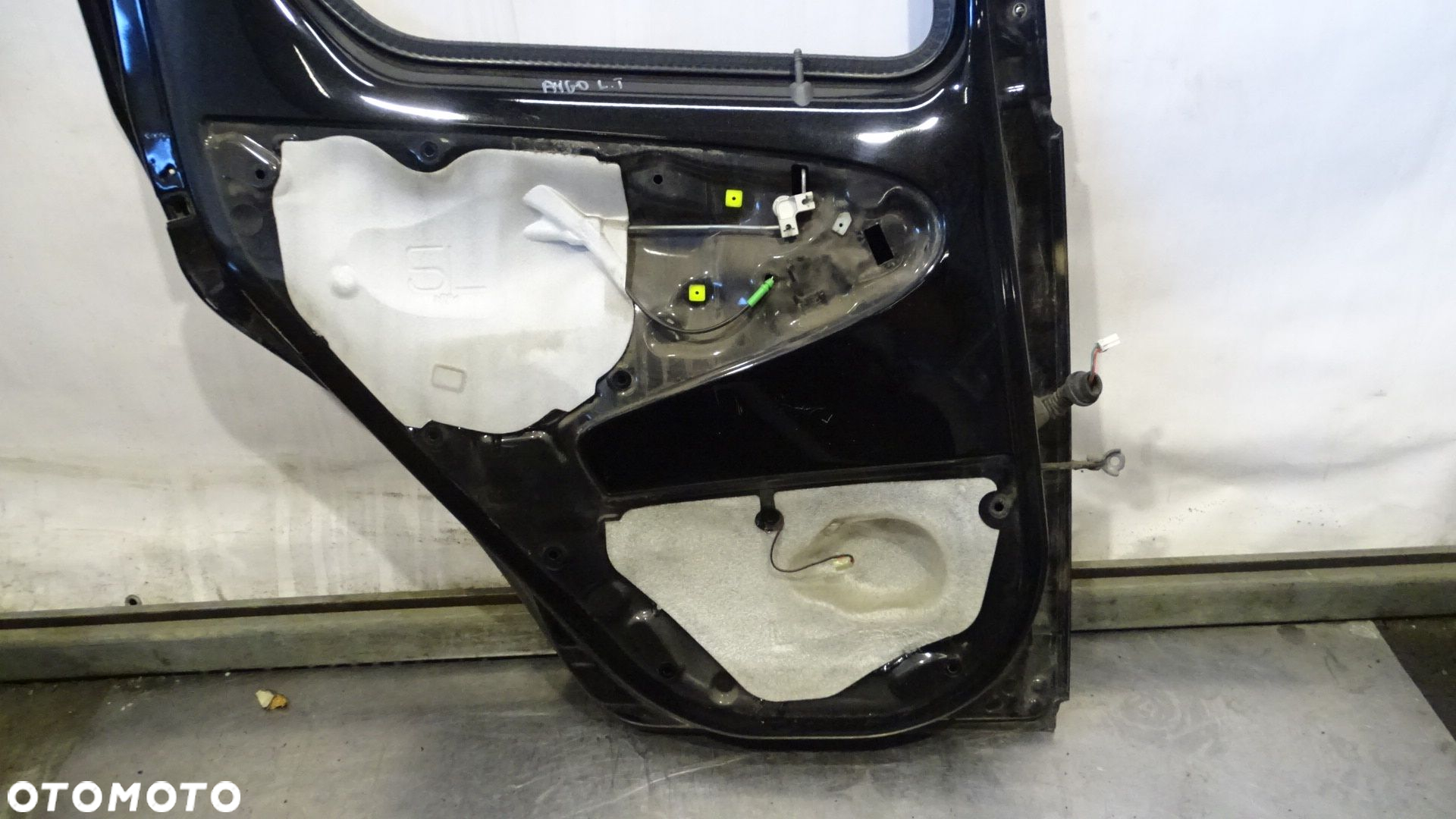 DRZWI LEWY TYŁ TOYOTA AYGO I 1.0 - 18