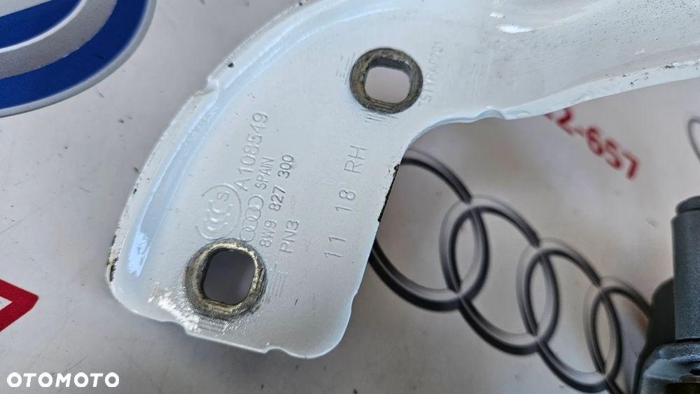 Audi A4 B9 Kombi Avant siłownik klapy bagażnika prawa i lewy Zawiasy pod klapę elektryczną Silniczek klapy 8W9827852A 8W9827851A - 4