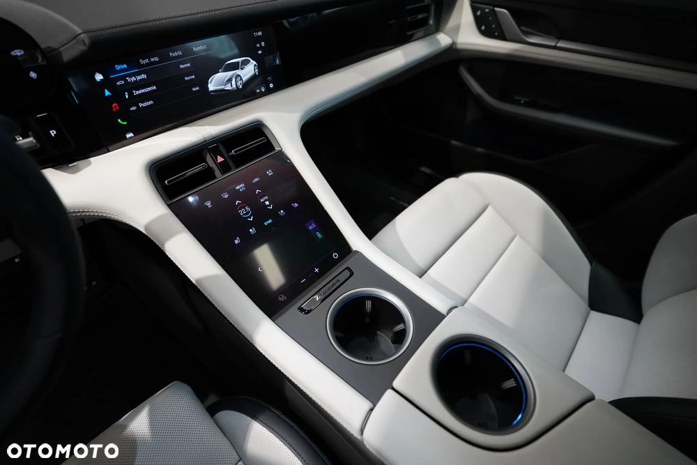 Porsche Taycan 105kWh 4 Cross Turismo - 17