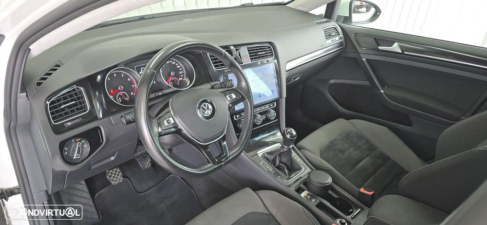 VW Golf - 24